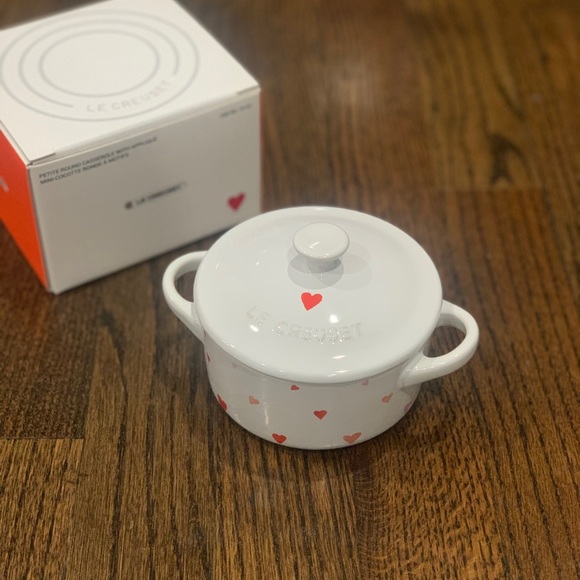 New Le Creuset Heart Decal Mini Round Cocotte Stoneware 10cm - Picture 1 of 7
